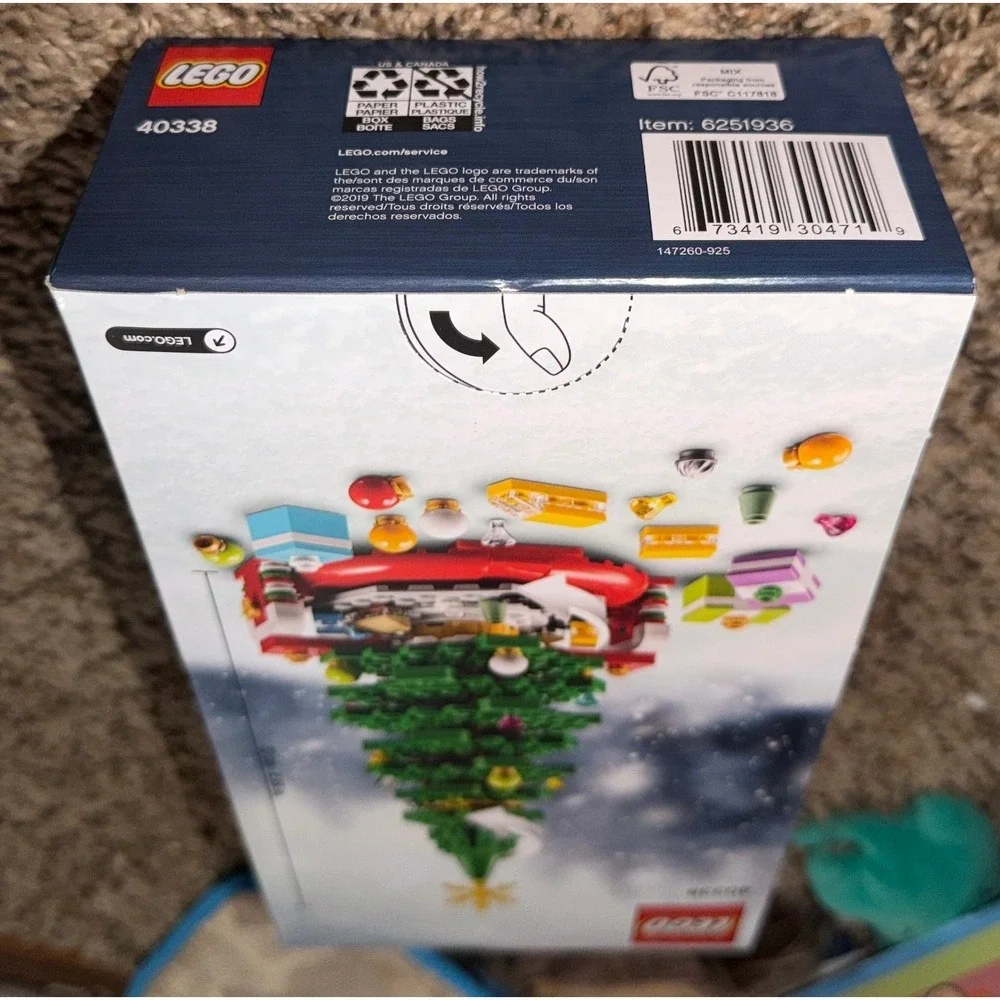 Lego Christmas Tree Limited Edition Building Set (NWT) 40338